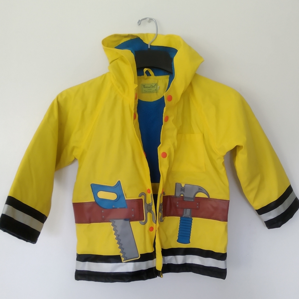 Boys raincoat with fleece lining size 5/6